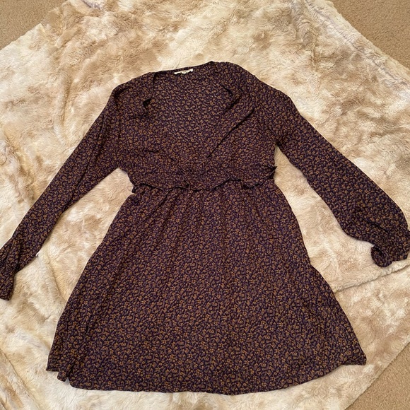 Le Lis Dresses & Skirts - Le Lis Long Sleeve Floral Dress